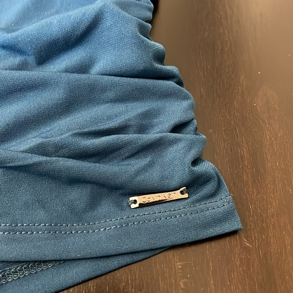 Calvin Klein blue sleeveless ruched top, stretchy, teal blue, size Large - Picture 10 of 12
